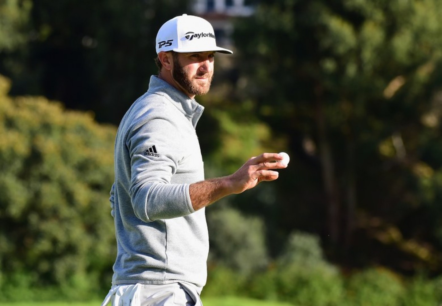 Dustin Johnson cruises to win at Riviera to take over as world No. 1