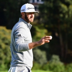 Dustin Johnson cruises to win at Riviera to take over as world No. 1